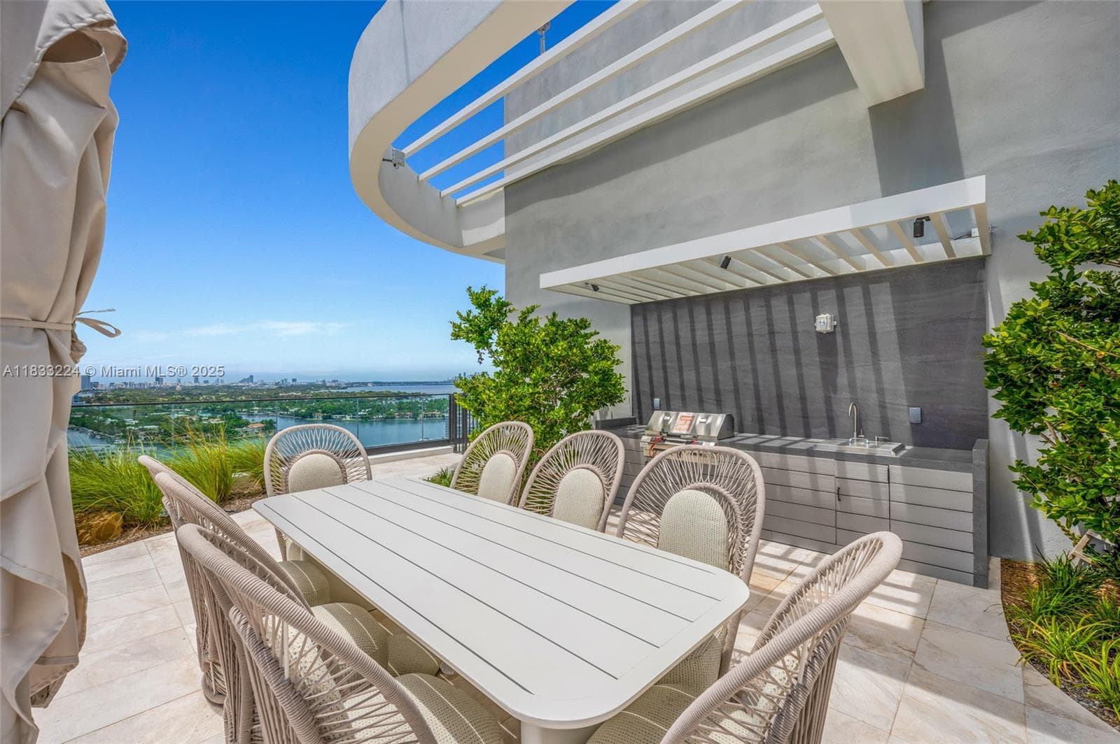 580 72 # 910, Miami Beach FL 331441 — 7