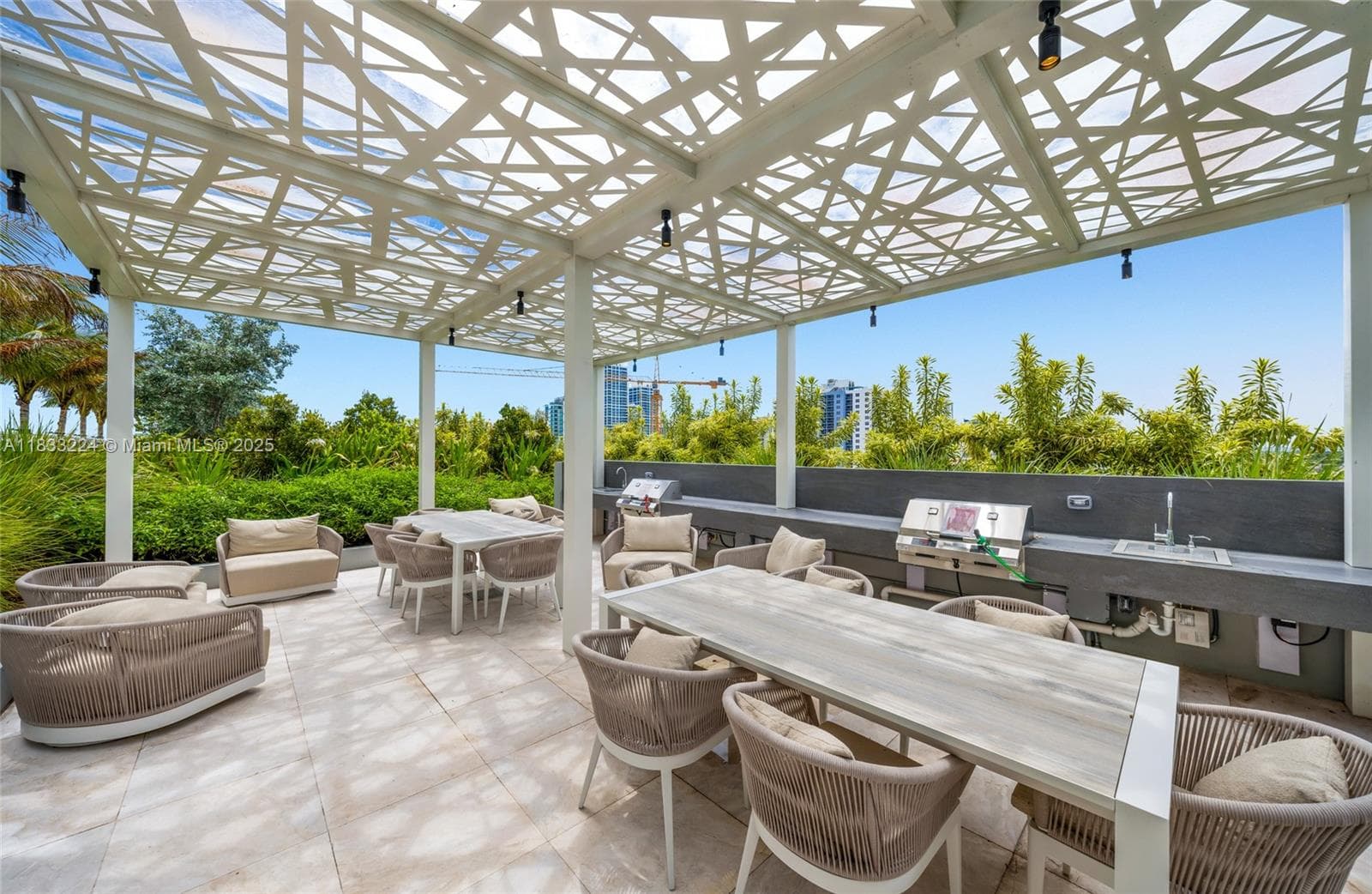 580 72 # 910, Miami Beach FL 331441 — 20