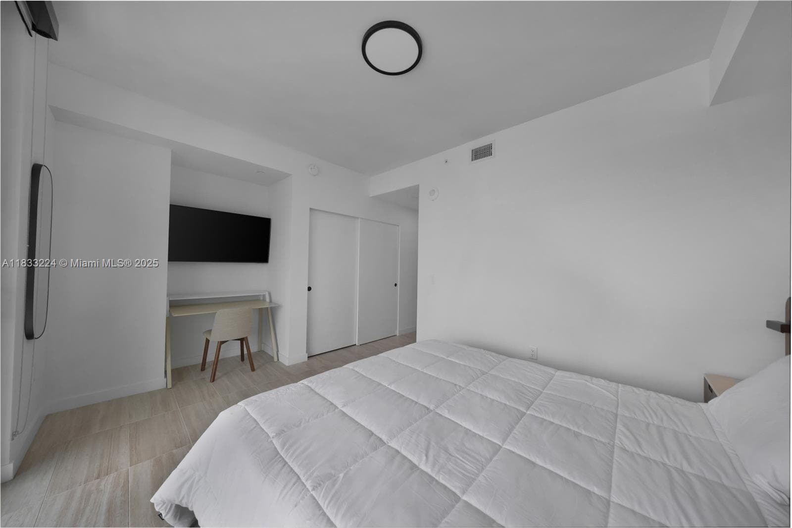 580 72 # 910, Miami Beach FL 331441 — 49