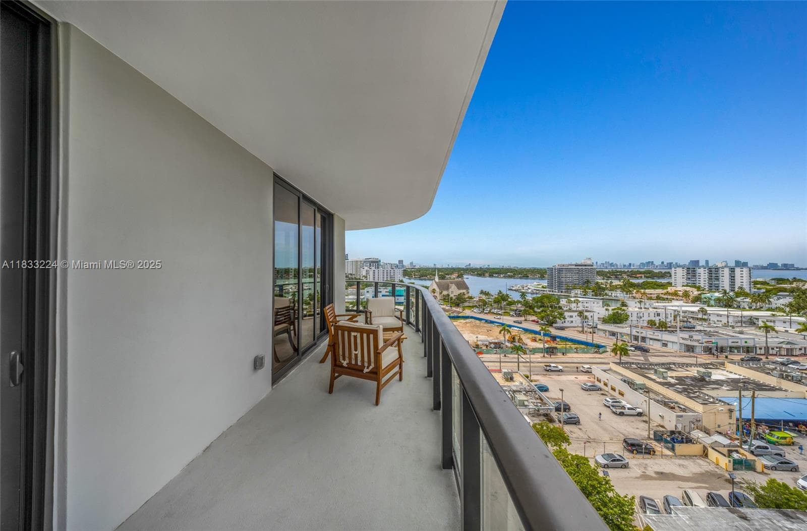 580 72 # 910, Miami Beach FL 331441 — 41