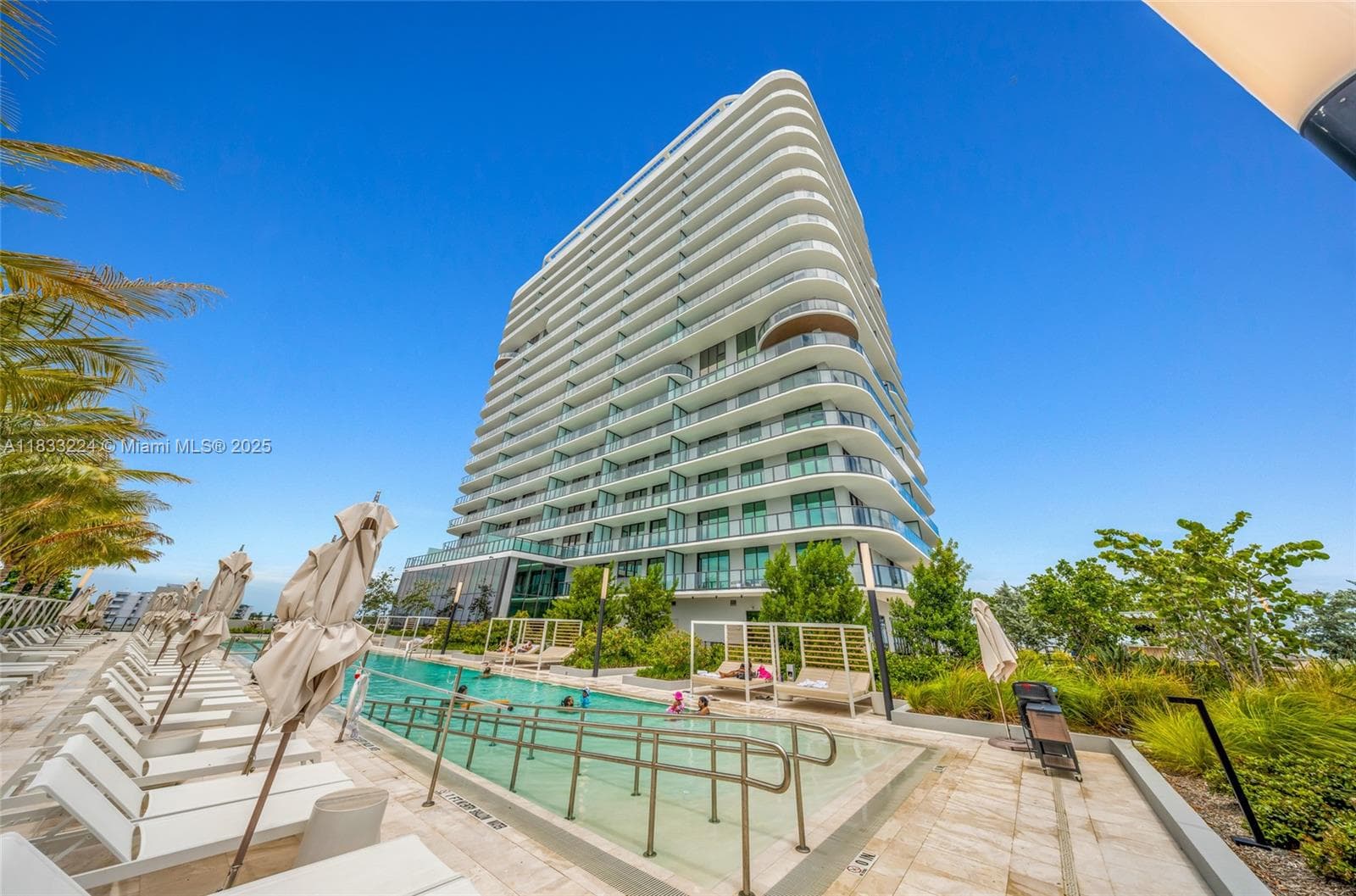580 72 # 910, Miami Beach FL 331441 — 18