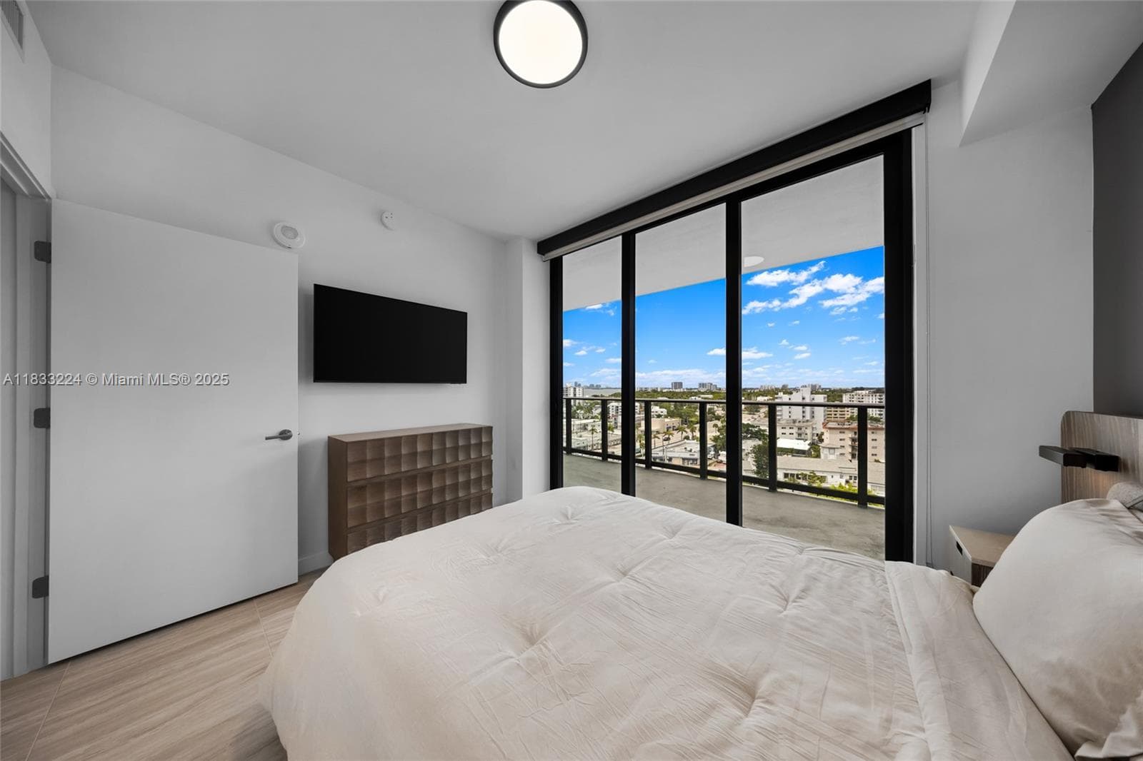 580 72 # 910, Miami Beach FL 331441 — 55