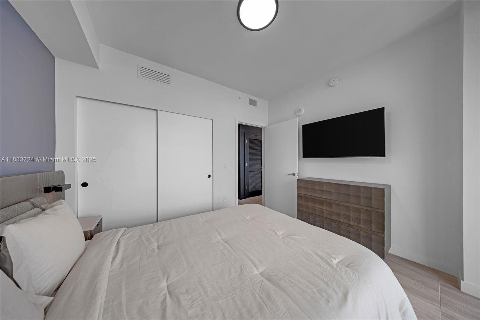 580 72 # 910, Miami Beach FL 331441 — 50