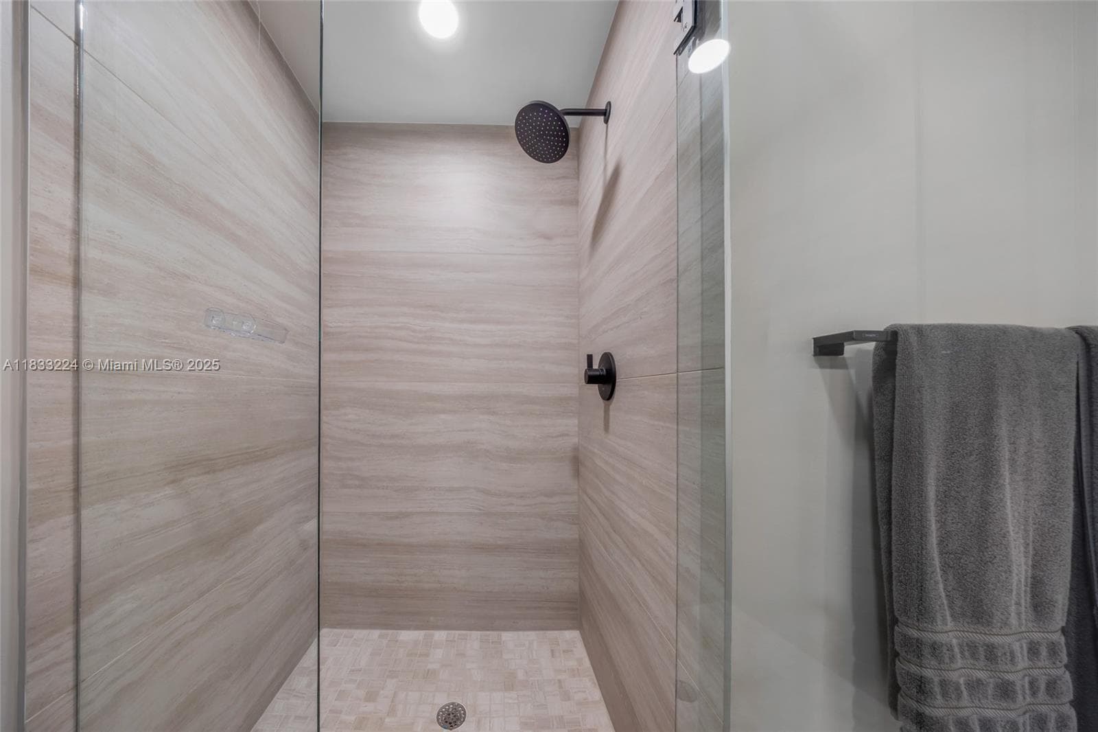 580 72 # 910, Miami Beach FL 331441 — 58