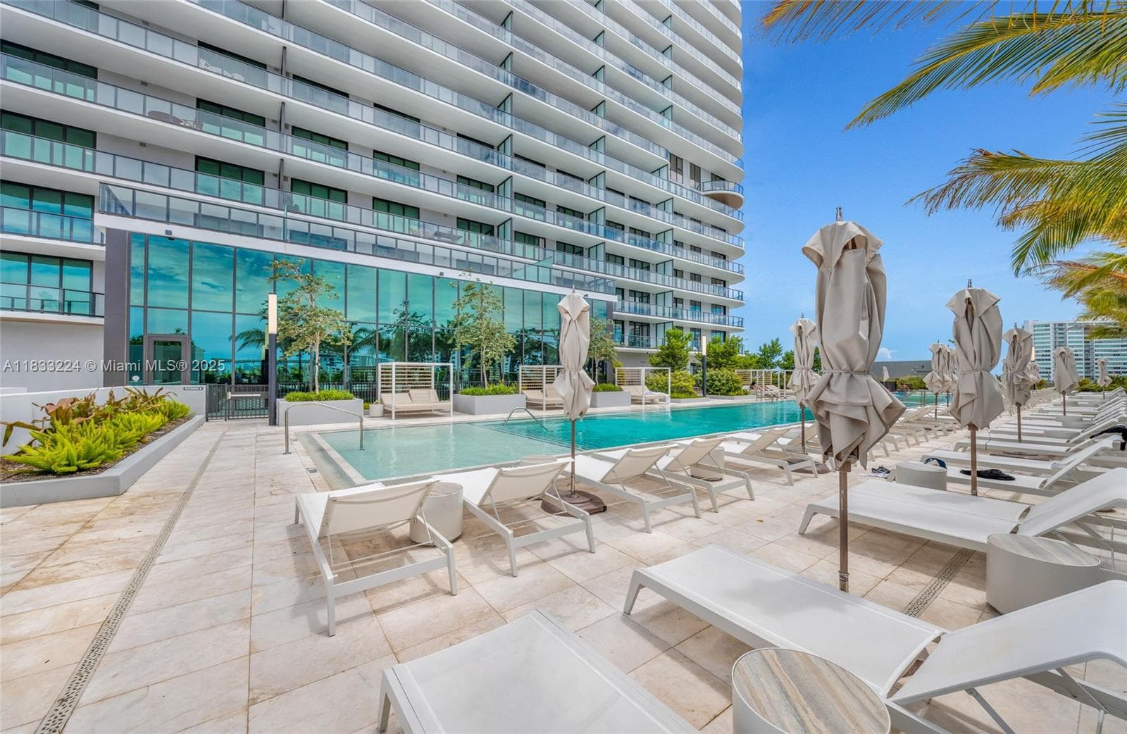 580 72 # 910, Miami Beach FL 331441 — 19
