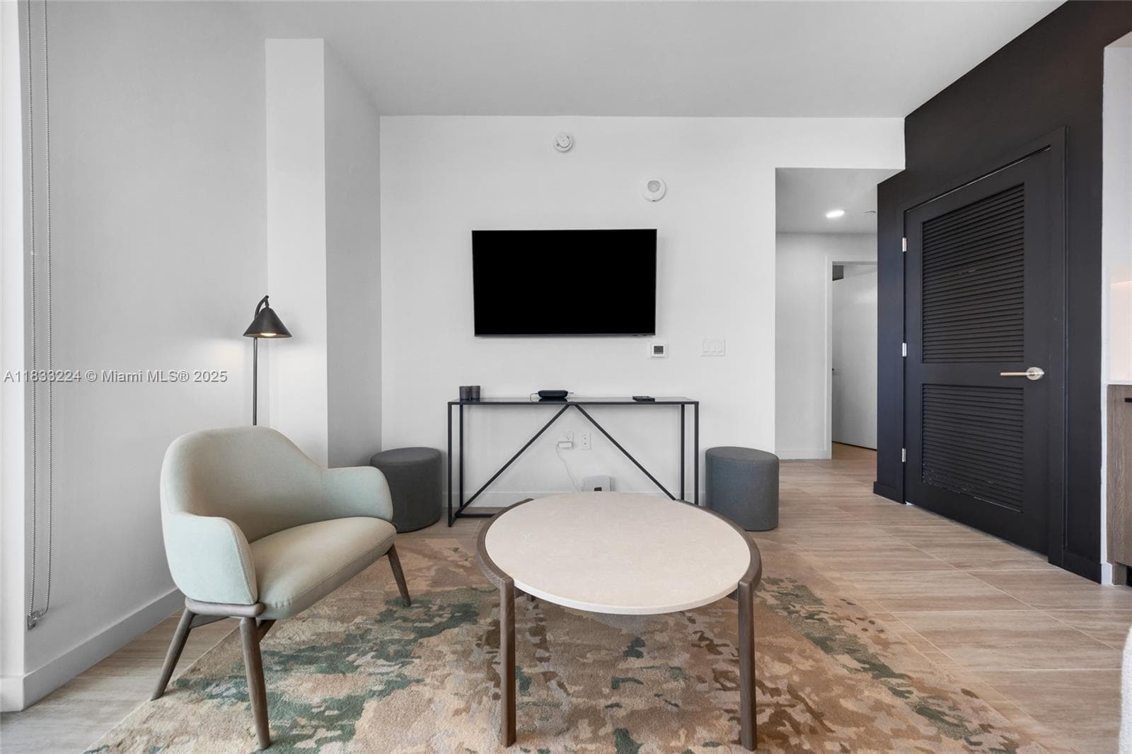 580 72 # 910, Miami Beach FL 331441 — 31