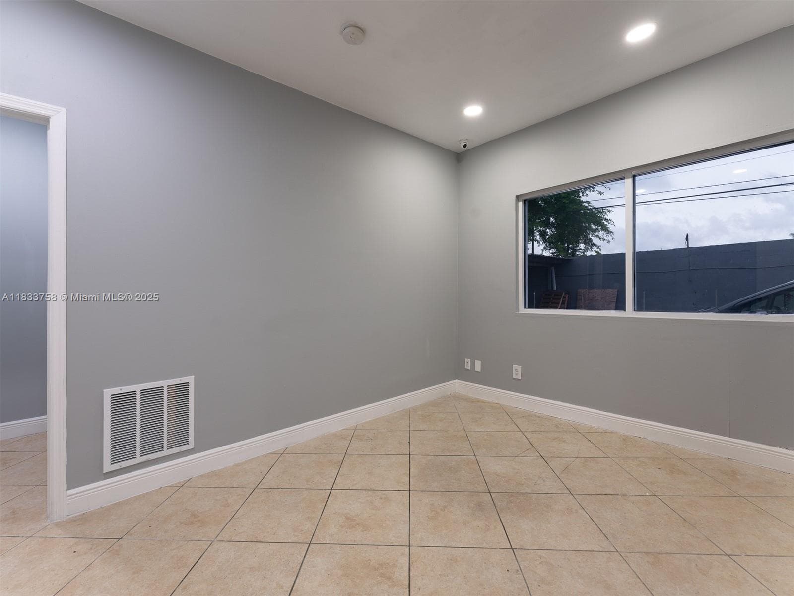 2695 NW 141st St, Opa-Locka FL 33054 — 15
