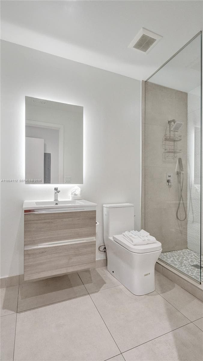 239 SW 9th St # 2203, Miami FL 33130 — 25