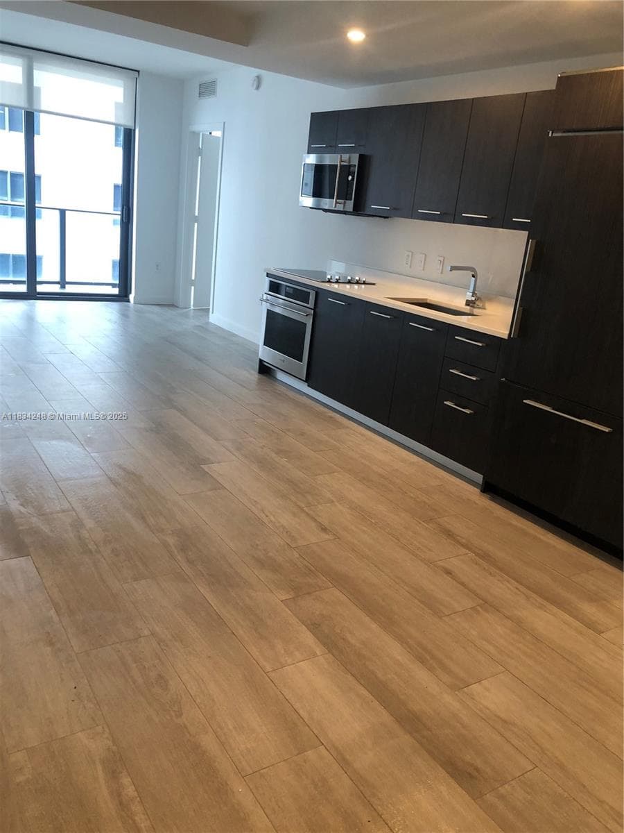 55 SW 9th St # 3009, Miami FL 33130 — 8