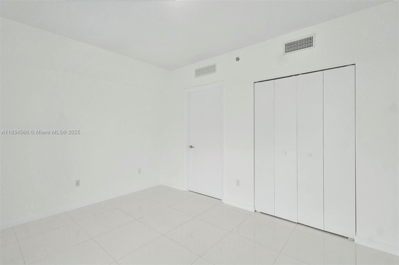 465 Brickell Ave # 4505, Miami FL 33131 — 17