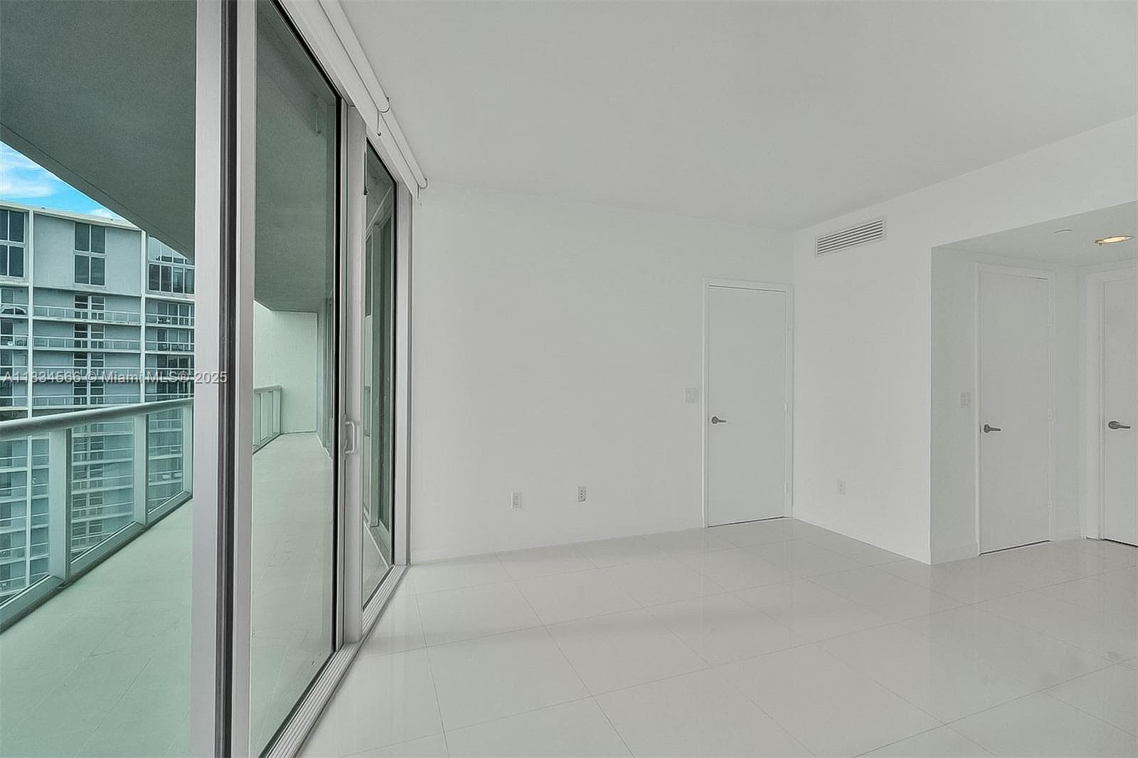 465 Brickell Ave # 4505, Miami FL 33131 — 16