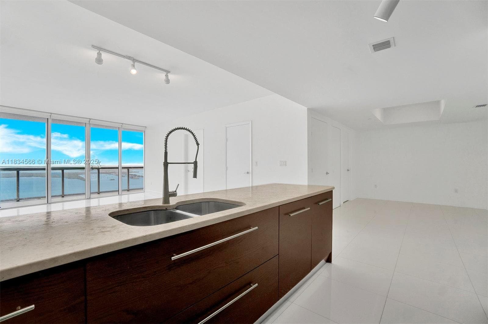 465 Brickell Ave # 4505, Miami FL 33131 — 12