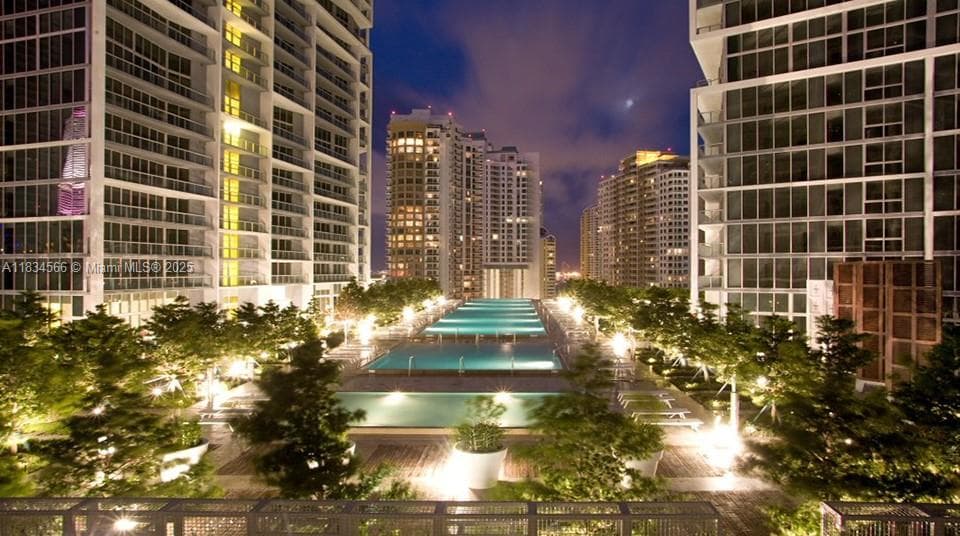 465 Brickell Ave # 4505, Miami FL 33131 — 32