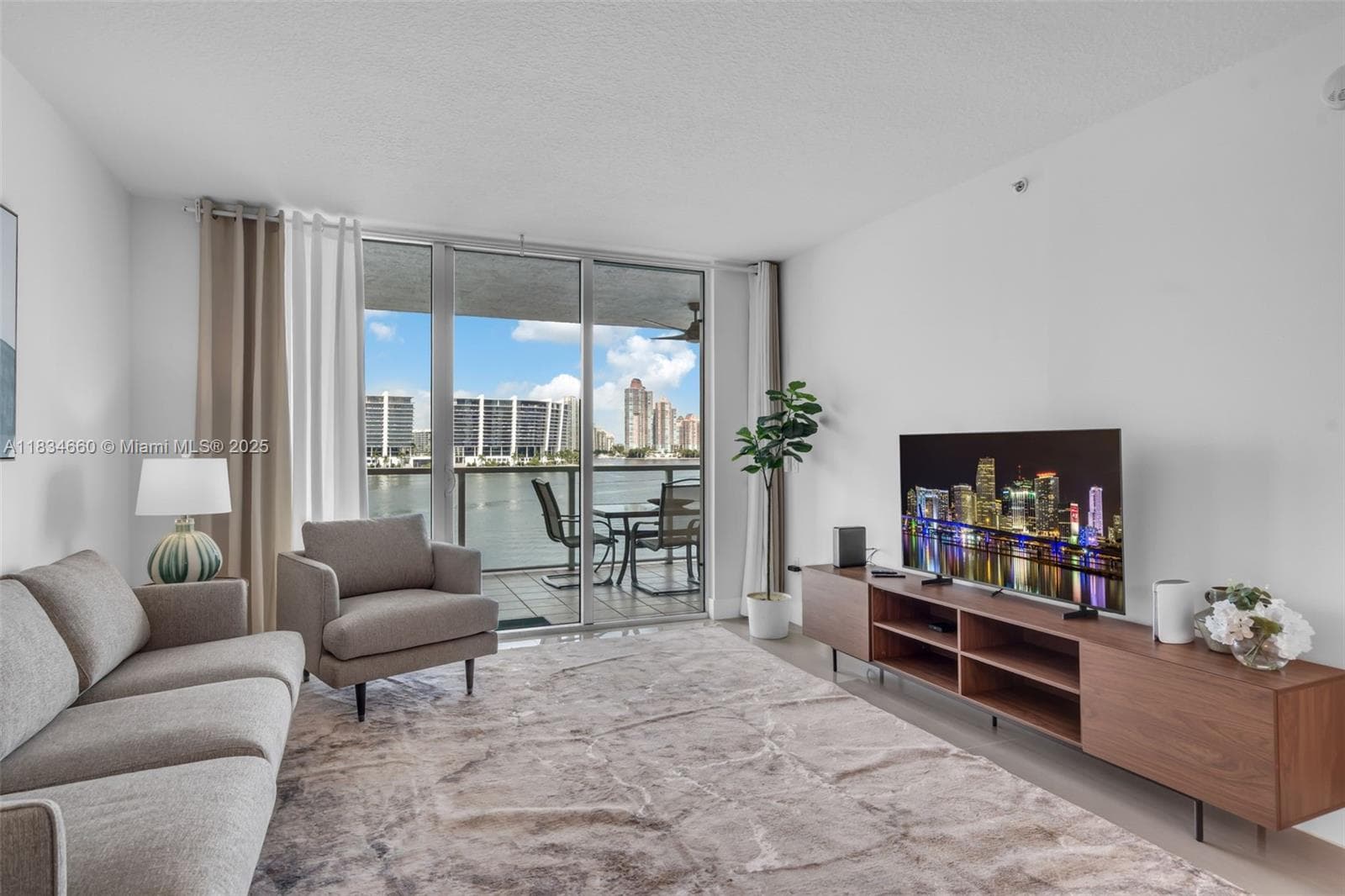 18100 N Bay Rd # 709, Sunny Isles Beach FL 33160 — 2