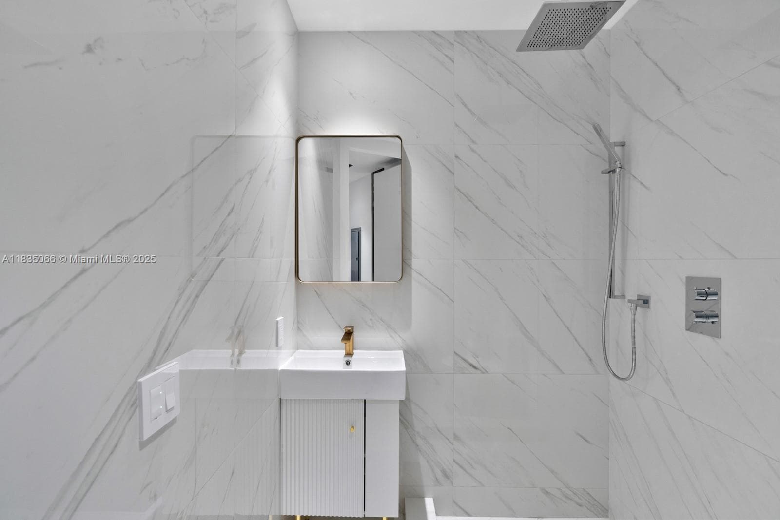 18555 Collins Ave # 2701, Sunny Isles Beach FL 33160 — 27