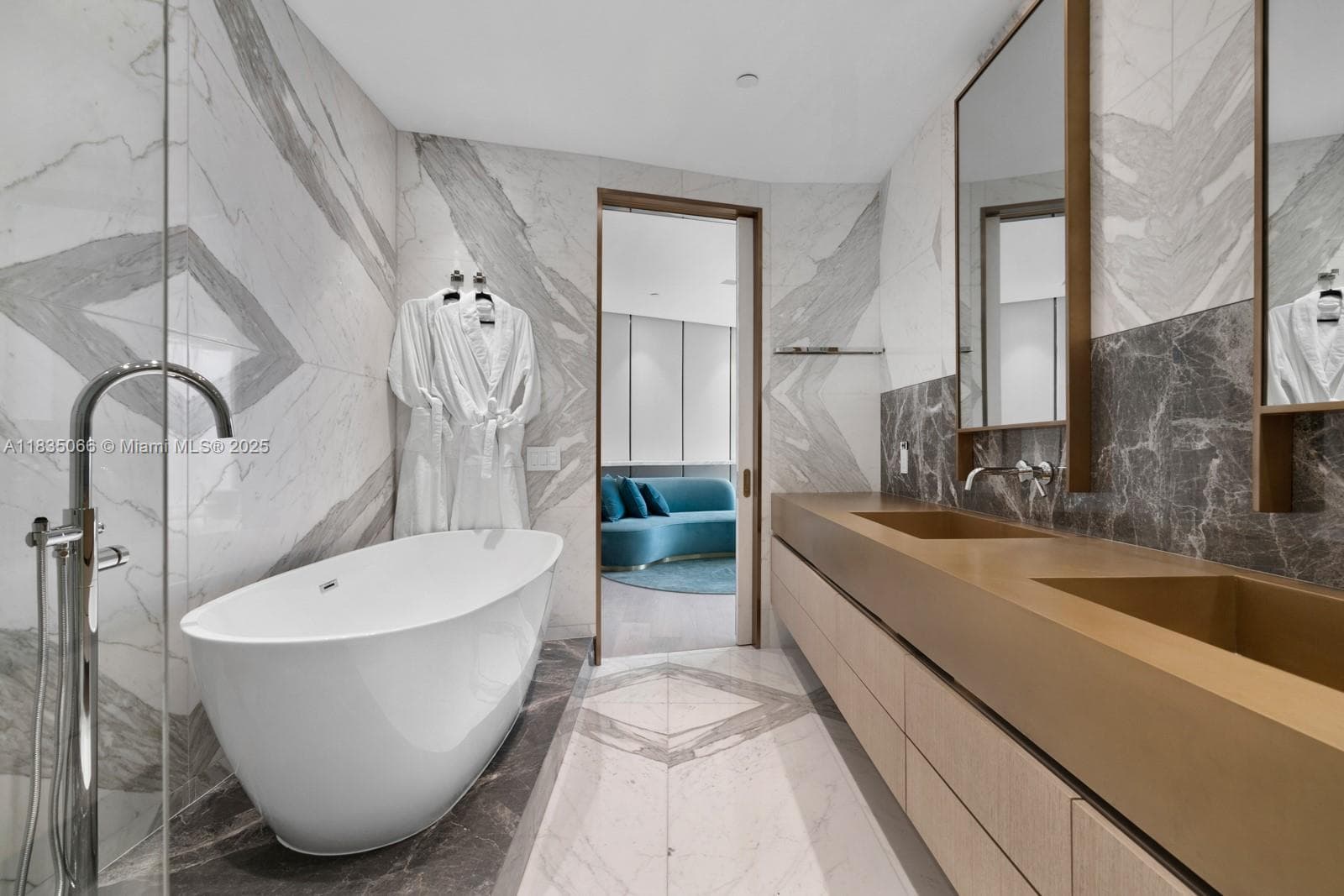 18555 Collins Ave # 2701, Sunny Isles Beach FL 33160 — 17