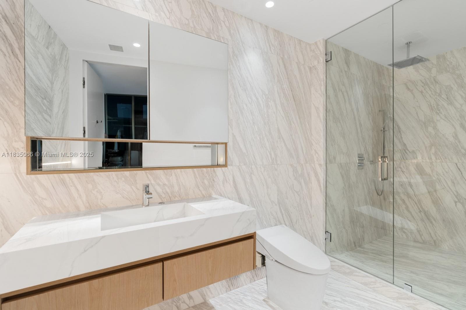 18555 Collins Ave # 2701, Sunny Isles Beach FL 33160 — 20