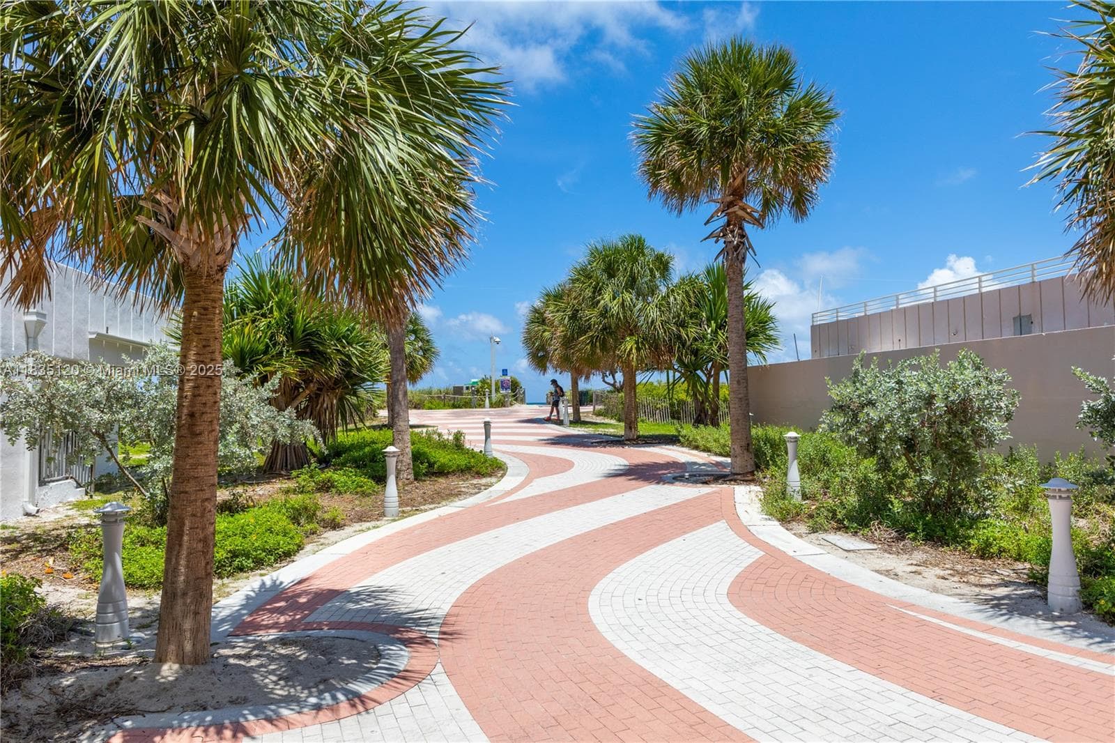 401 Ocean Dr # 1024, Miami Beach FL 33139 — 26