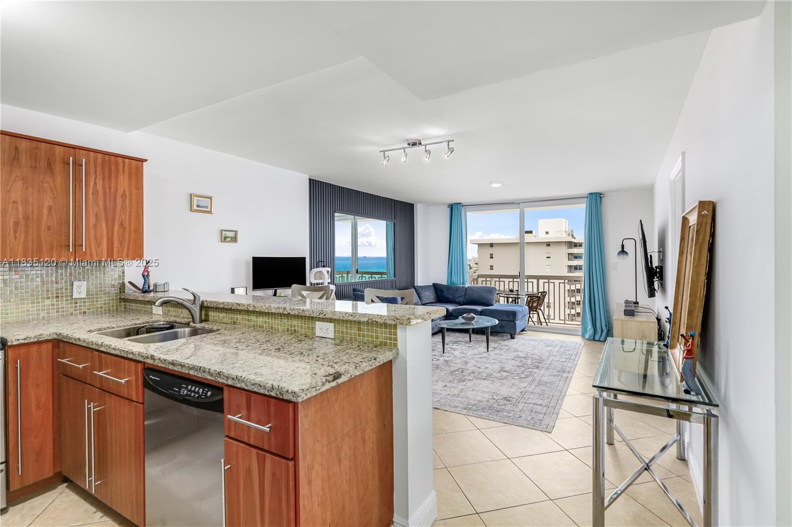 401 Ocean Dr # 1024, Miami Beach FL 33139 — 18