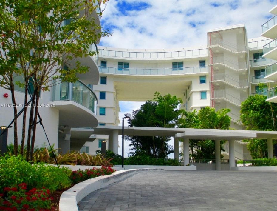 6620 Indian Creek Dr # 607, Miami FL 33141 — 17