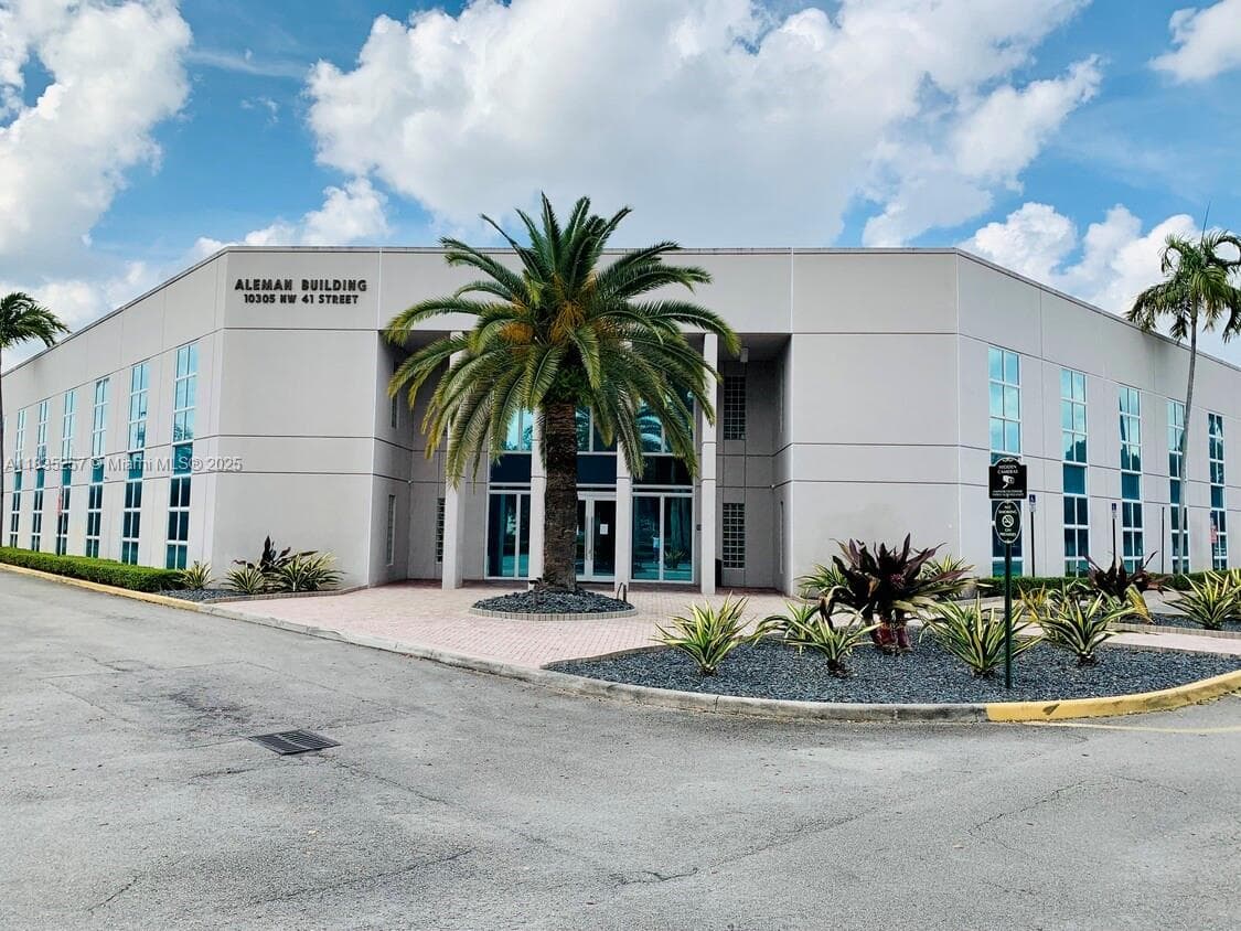 10305 NW 41st St # 107, Doral FL 33178 — 1