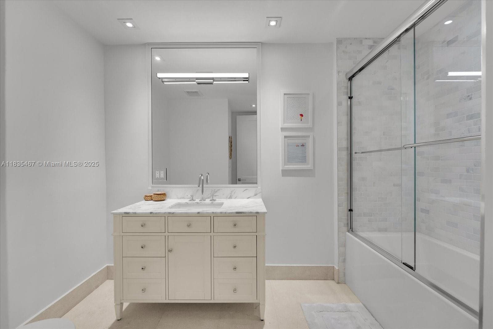 100 S Pointe Dr # 1502, Miami Beach FL 33139 — 32