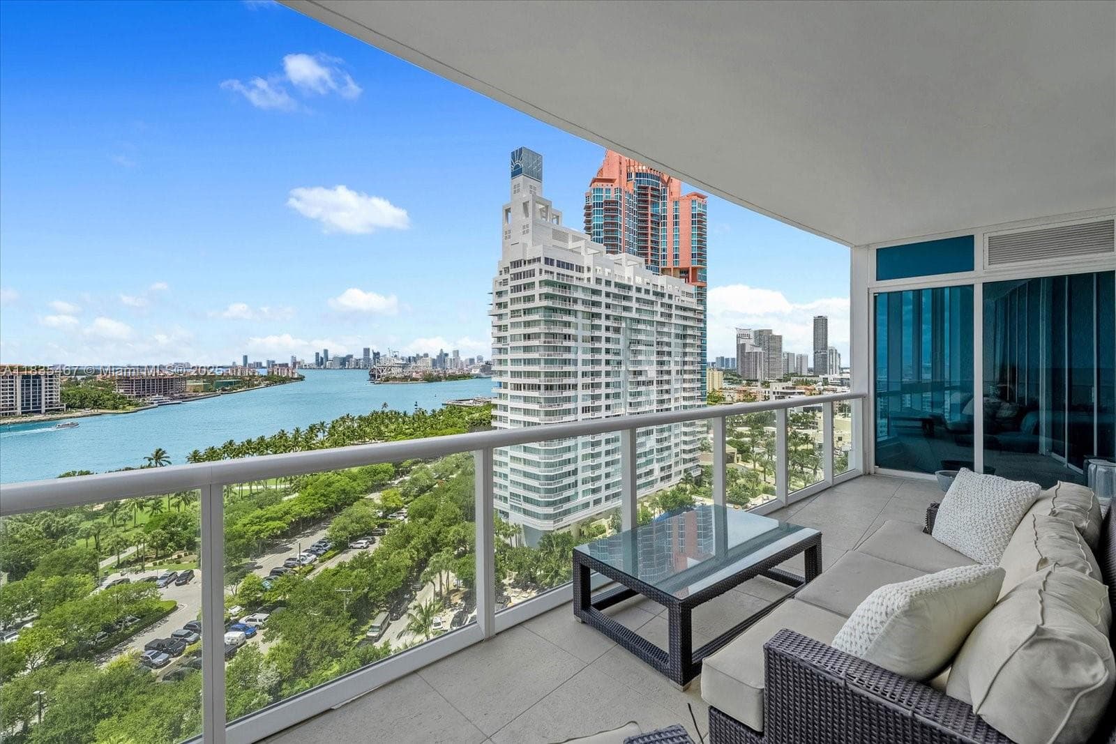 100 S Pointe Dr # 1502, Miami Beach FL 33139 — 37