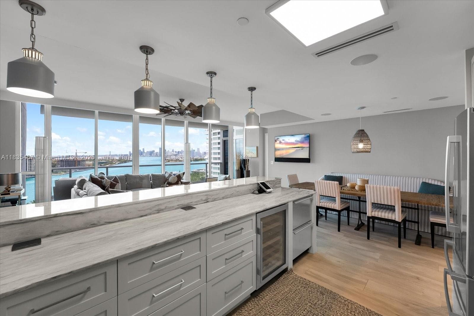 100 S Pointe Dr # 1502, Miami Beach FL 33139 — 35