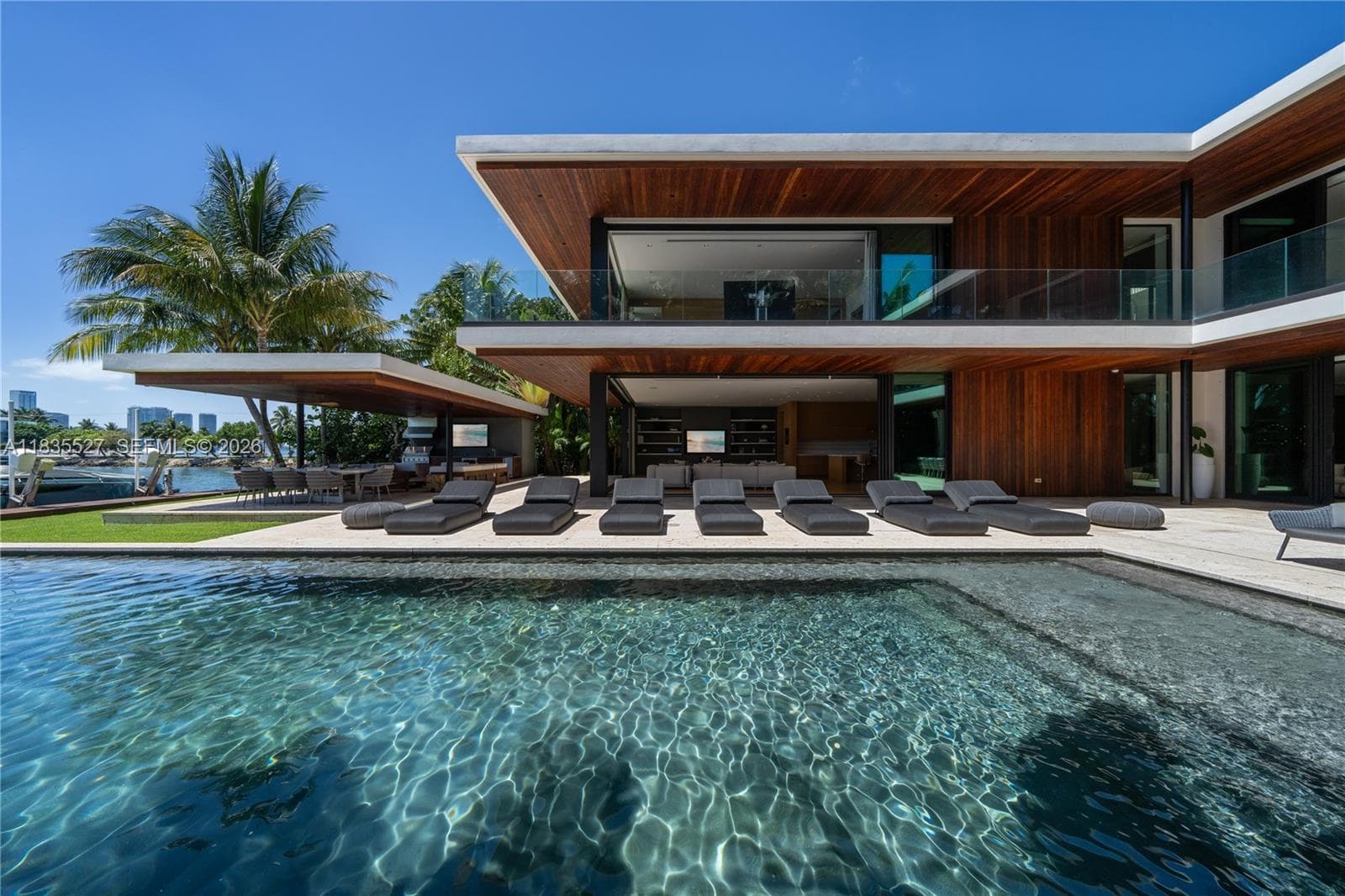 126 W San Marino Dr, Miami Beach FL 33139 — 35