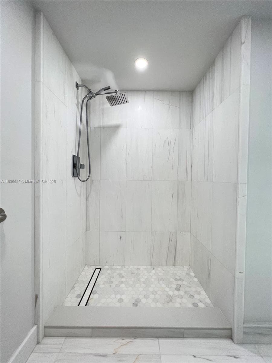 5700 Collins Ave # 16B, Miami Beach FL 33140 — 7
