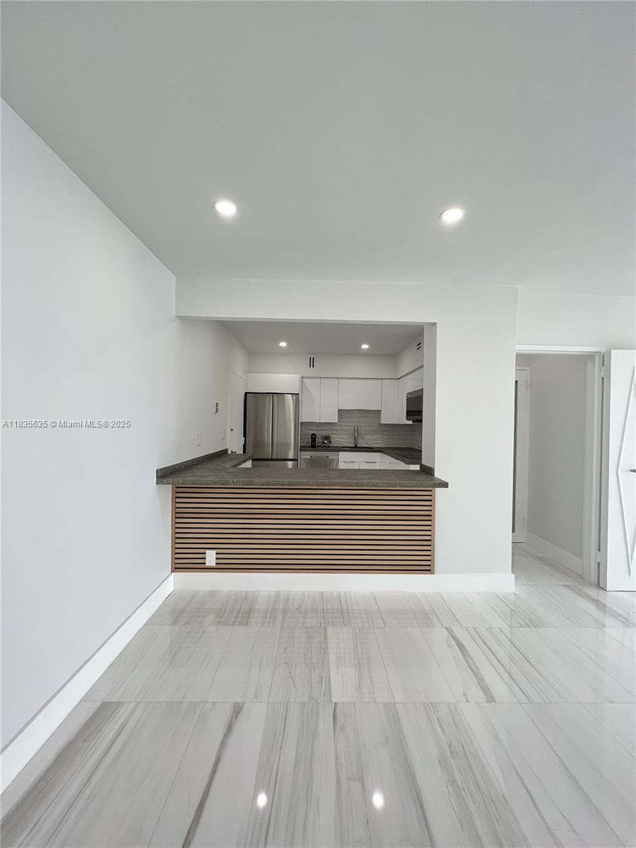 5700 Collins Ave # 16B, Miami Beach FL 33140 — 10