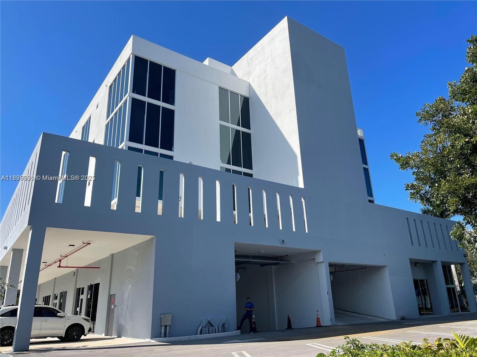 10450 NW 33rd St # 102, Doral FL 33172 — 12