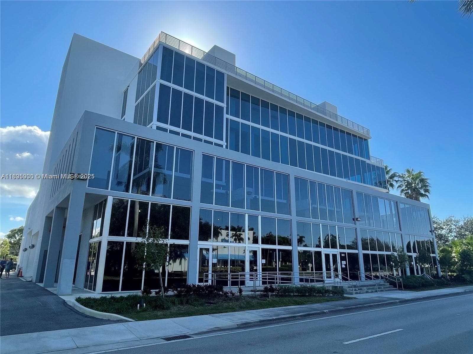 10450 NW 33rd St # 102, Doral FL 33172 — 1