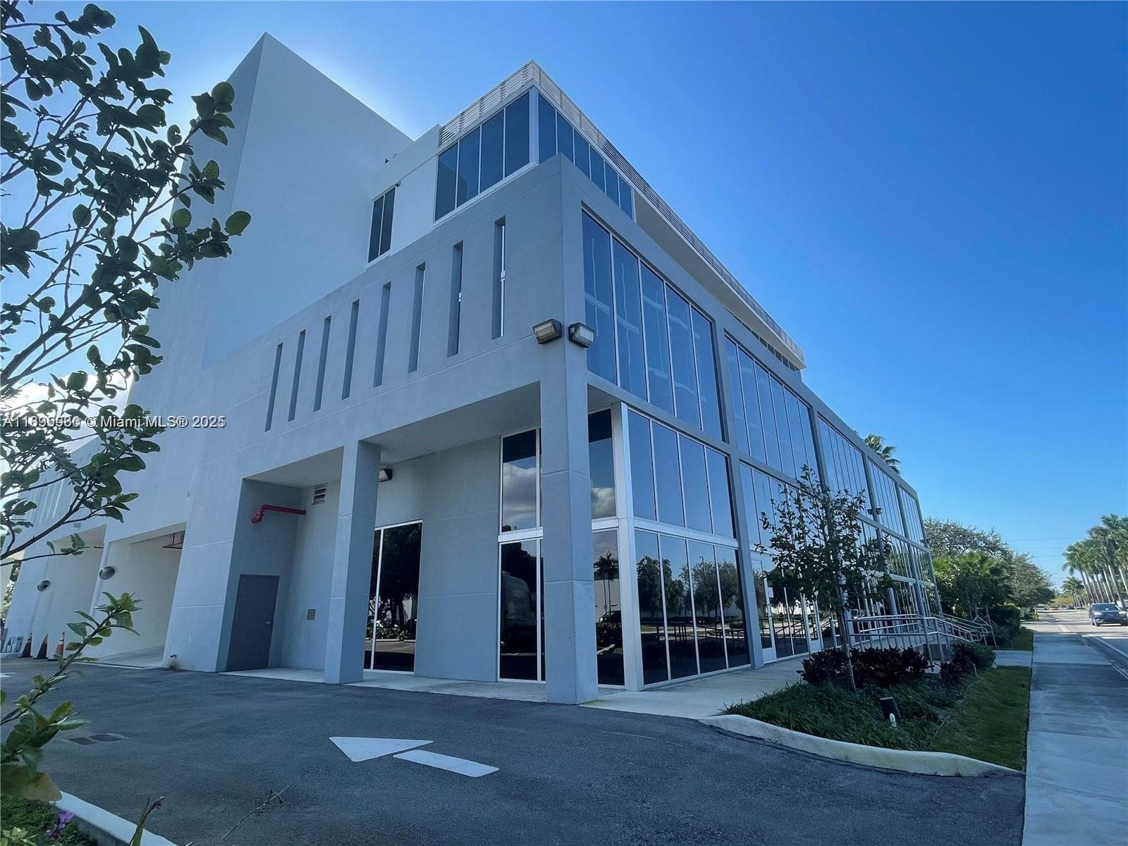 10450 NW 33rd St # 102, Doral FL 33172 — 11