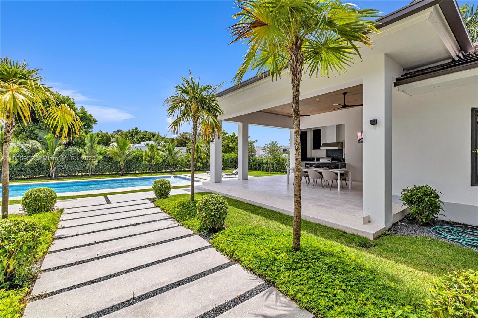 7699 SW 118th St, Pinecrest FL 33156 — 33