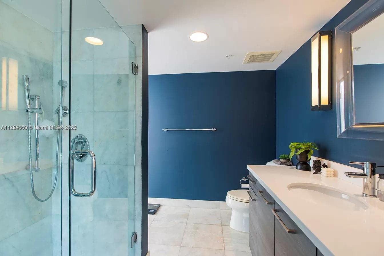 421 Meridian Ave # 15, Miami Beach FL 33139 — 11