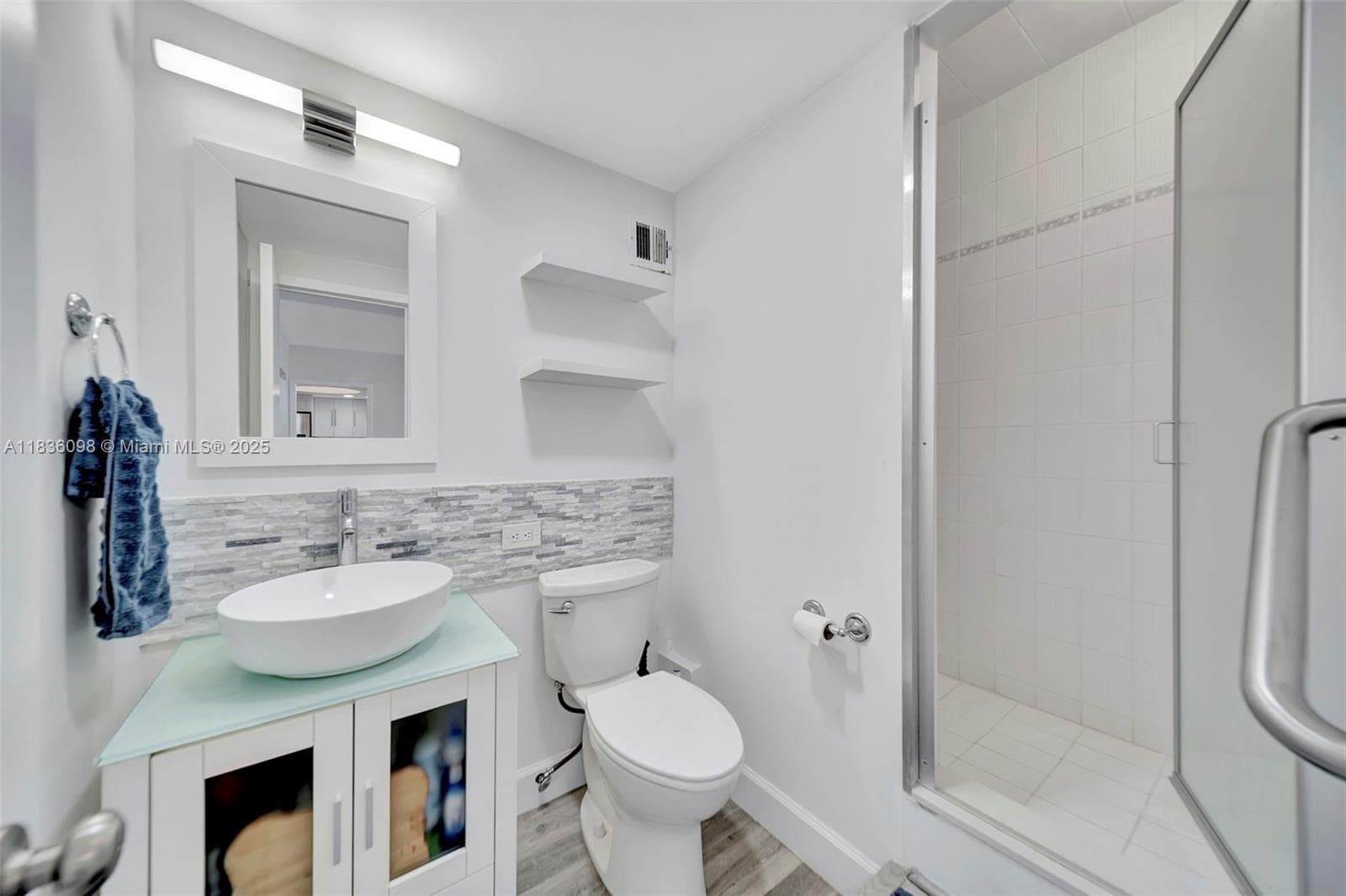 5005 Collins Ave # 815, Miami Beach FL 33140 — 17