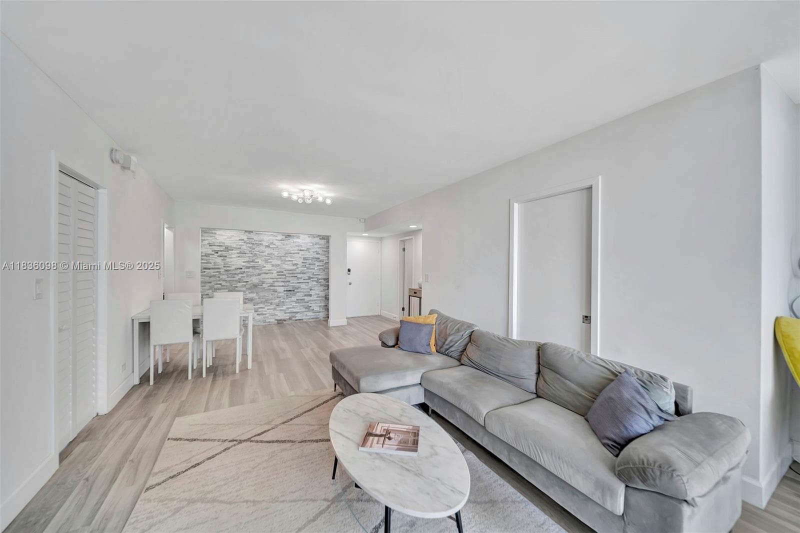 5005 Collins Ave # 815, Miami Beach FL 33140 — 5
