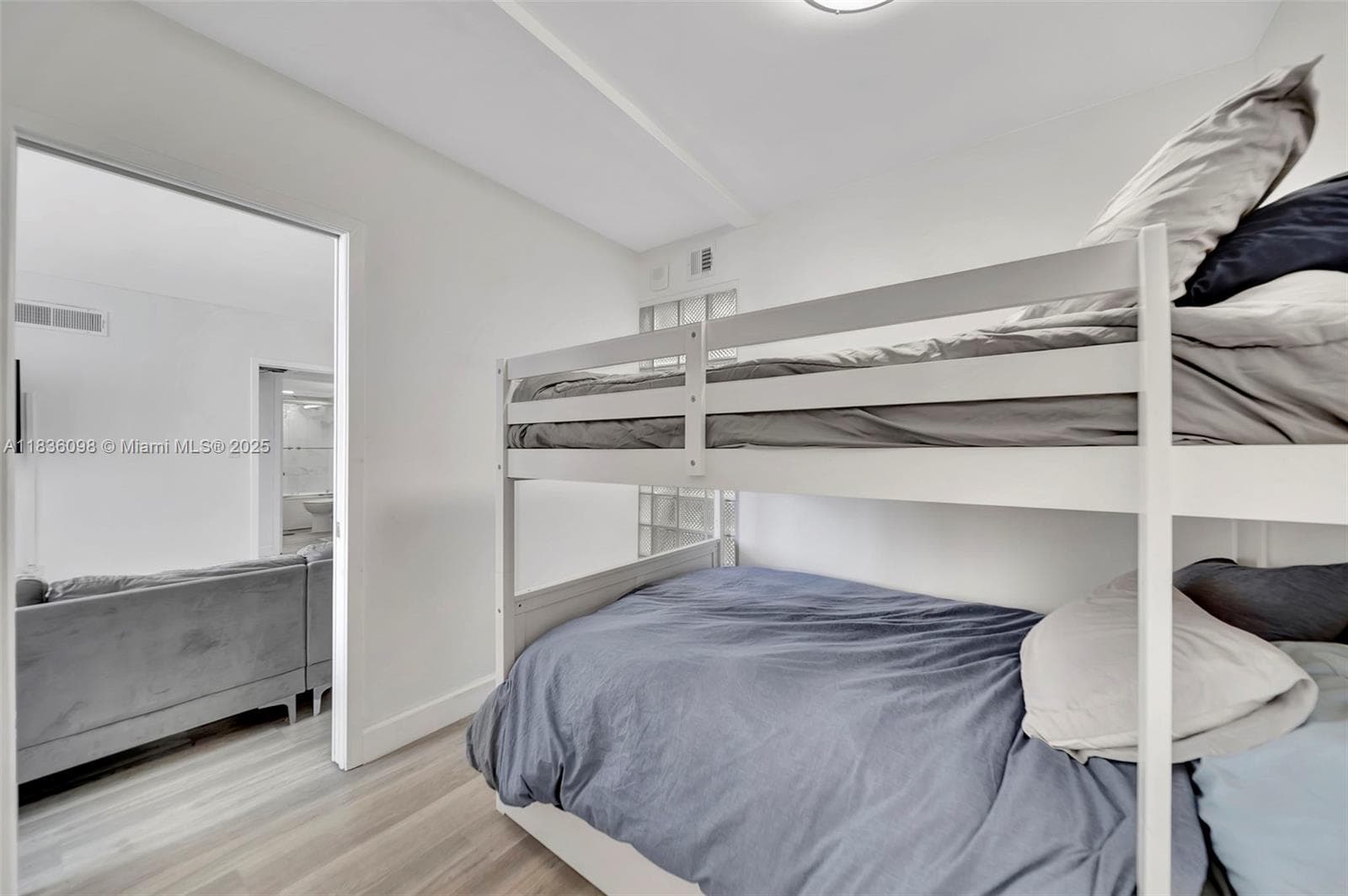 5005 Collins Ave # 815, Miami Beach FL 33140 — 15