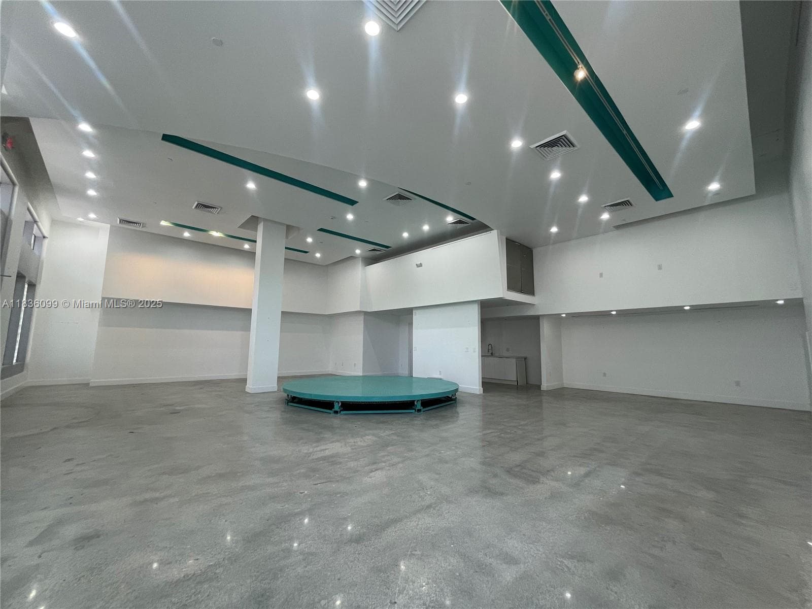 1451 Ocean Dr # 104, Miami Beach FL 33139 — 2
