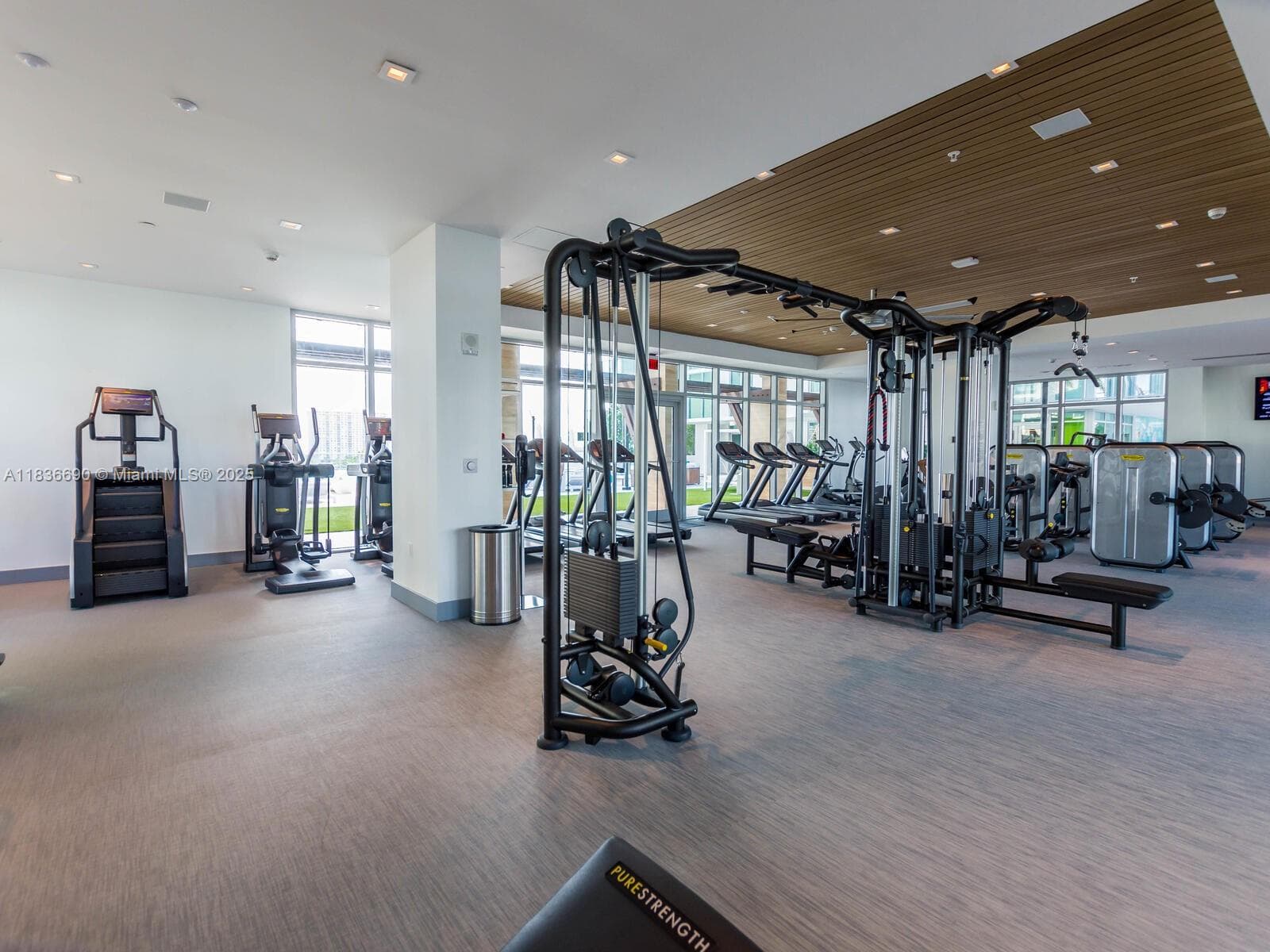 300 Sunny Isles Blvd # 1605, Sunny Isles Beach FL 33160 — 70