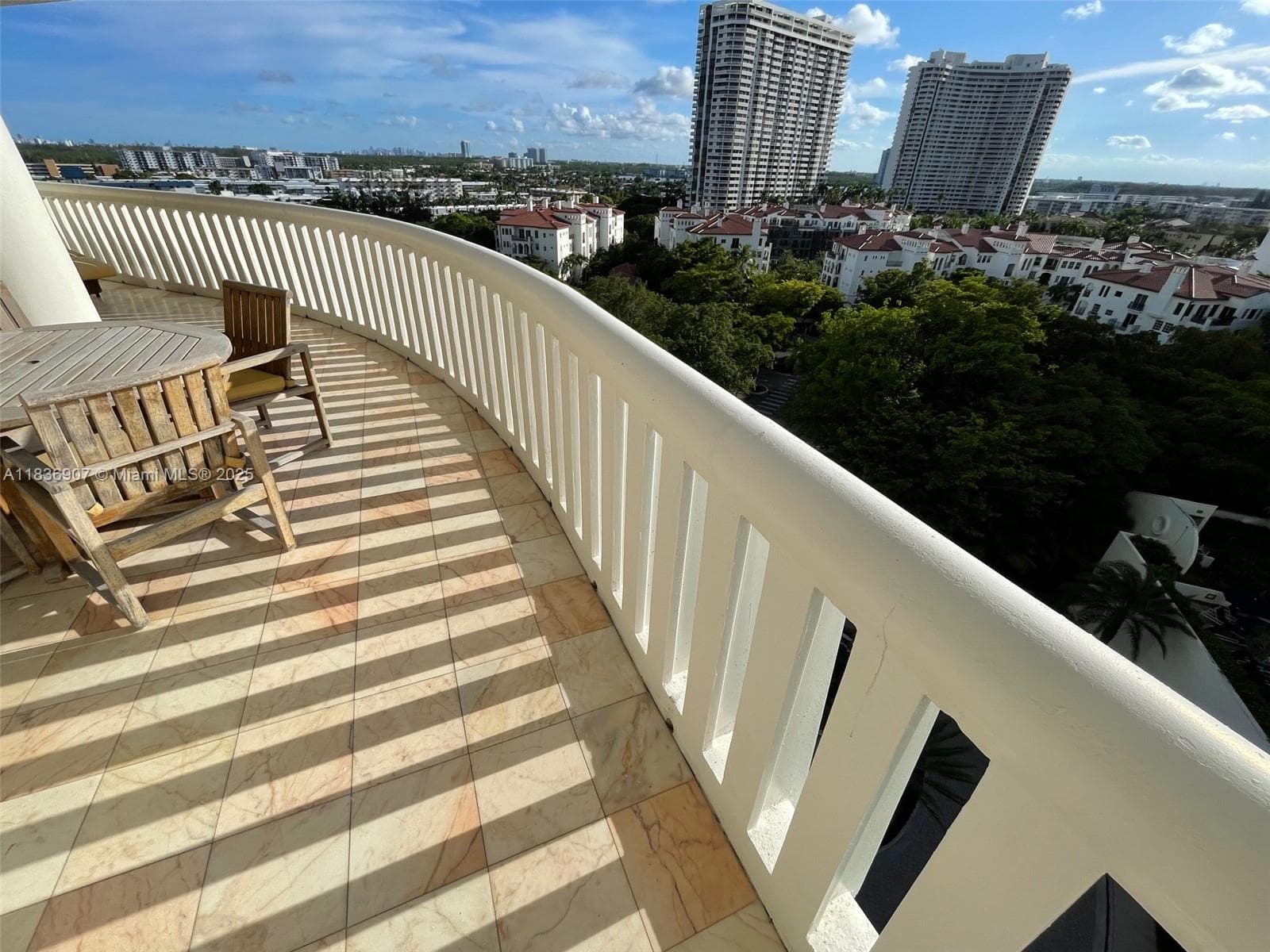 3000 Island Blvd # 1103, Aventura FL 33160 — 34