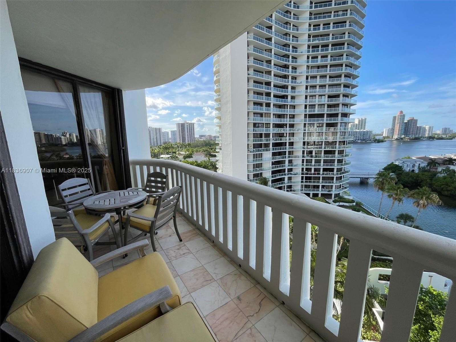 3000 Island Blvd # 1103, Aventura FL 33160 — 14