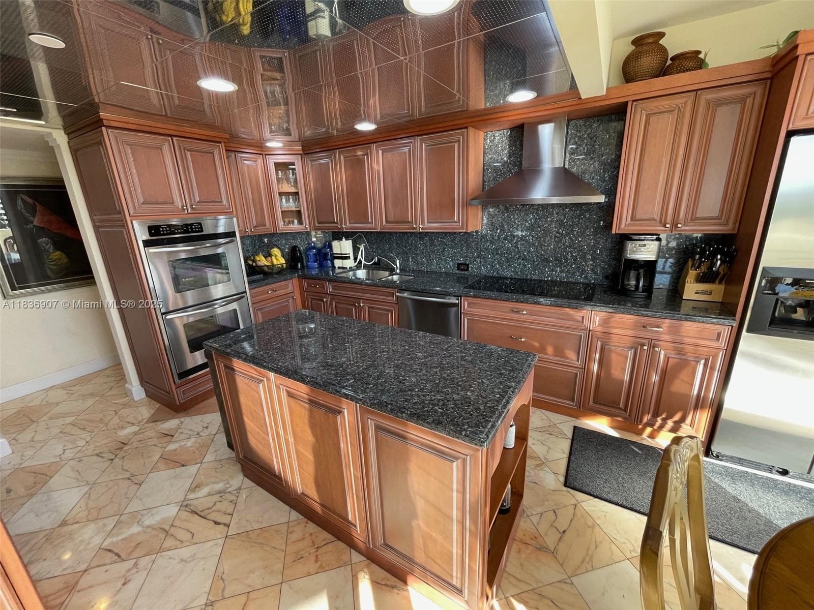 3000 Island Blvd # 1103, Aventura FL 33160 — 19