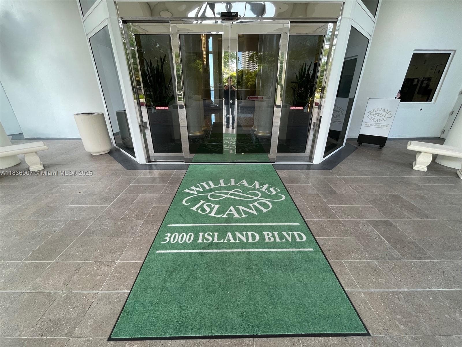 3000 Island Blvd # 1103, Aventura FL 33160 — 40