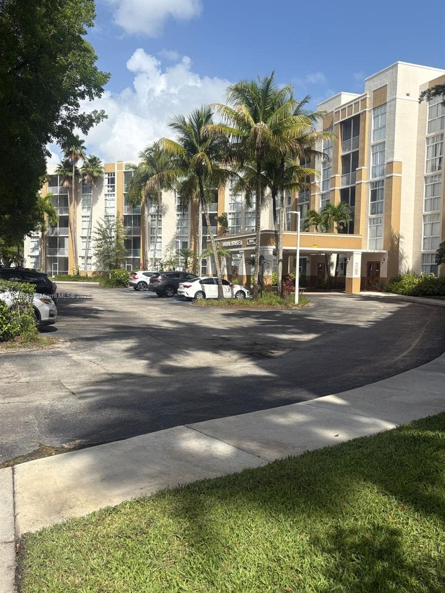 9755 NW 52nd St # 206, Doral FL 33178 — 26