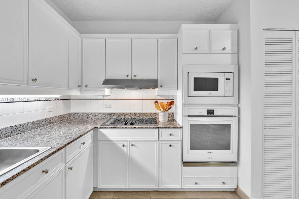 8855 E Collins Ave # 2F, Surfside FL 33154 — 61