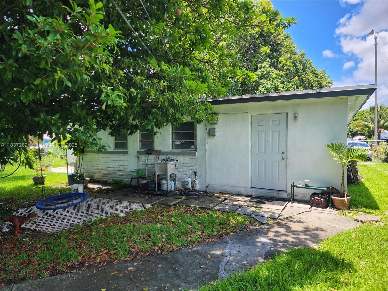 3521 E 8th Ave, Hialeah FL 33013 — 51