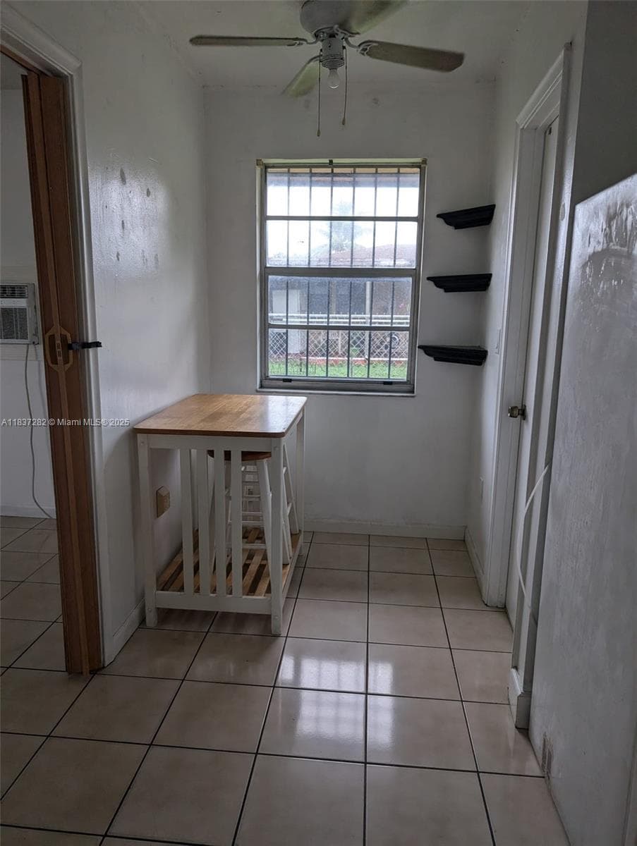 3521 E 8th Ave, Hialeah FL 33013 — 54