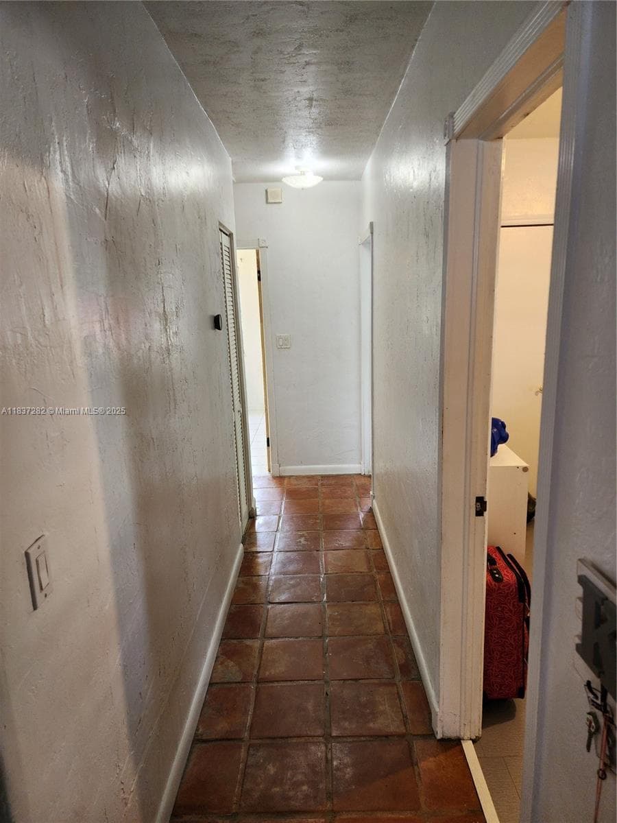 3521 E 8th Ave, Hialeah FL 33013 — 21